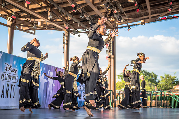 Disney-Springs-Dance-Show-1068.jpg