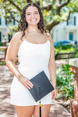 20250502-Lucinda-grad-session-9587
