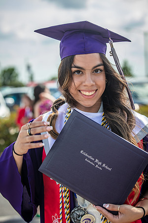 20220524-High-School-Graduation-Isabela-3436