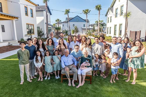 20241130-Elsbeth-Arce-Family-Session-Evermore-4912