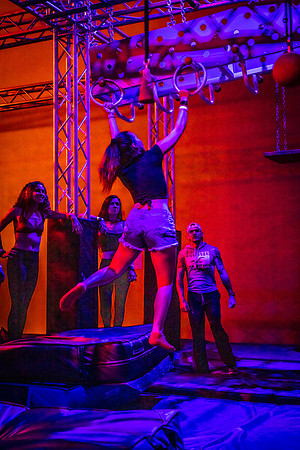 Planet-Obstacle-Adults-Night-0142