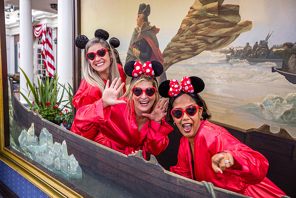 Valentine-Session-Momsies-Disney-Epcot-2022-0979-