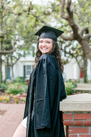 20250502-Lucinda-grad-session-9469