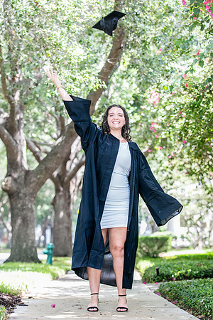 20250502-Lucinda-grad-session-9502-