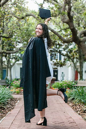 20250502-Lucinda-grad-session-9464-