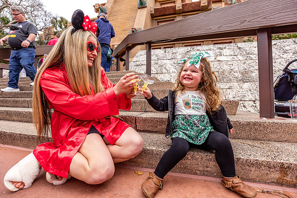 Valentine-Session-Momsies-Disney-Epcot-2022-0880