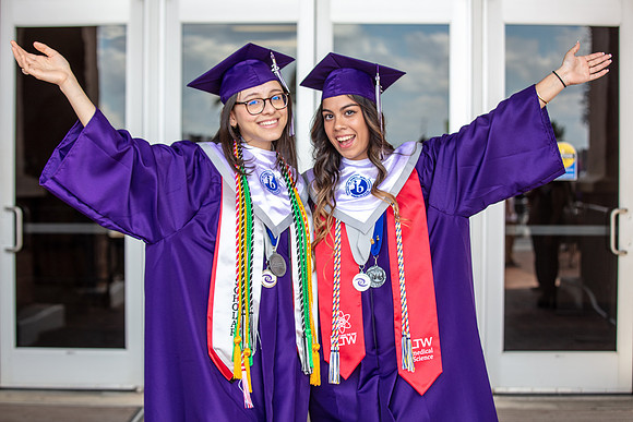 20220524-High-School-Graduation-Isabela-3296