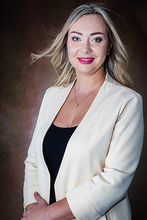 20220803-Headshot-Jane-3864