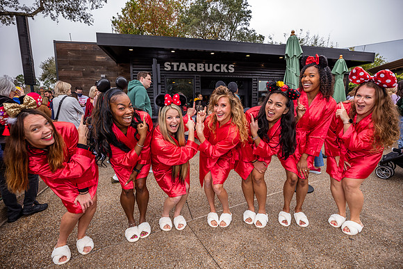Valentine-Session-Momsies-Disney-Epcot-2022-0779