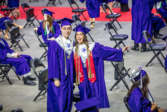 20220524-High-School-Graduation-Isabela-3305
