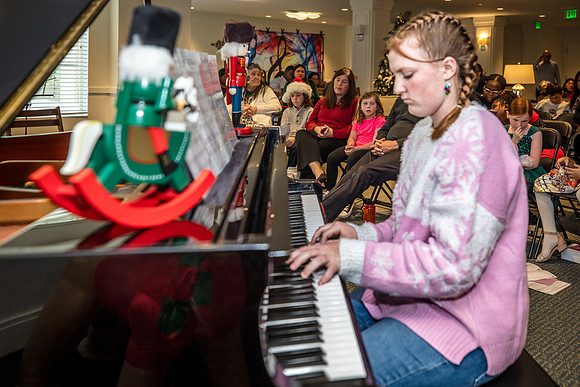 Winter-Holidays-Concert-2024-Noteable-Success-Music-6180-