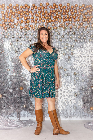 20211204-Moms-Night-Out-Wall-Crawl-9779_Kelly