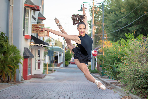 Acrobats-Dance-Portraits-6336_Ella