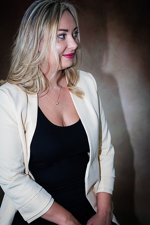 20220803-Headshot-Jane-3839