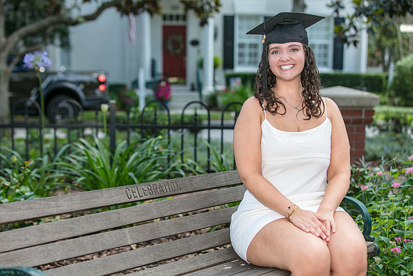 20250502-Lucinda-grad-session-9527