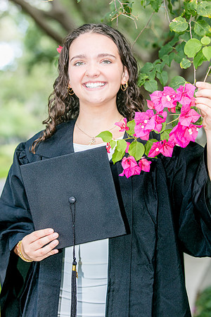 20250502-Lucinda-grad-session-9483-