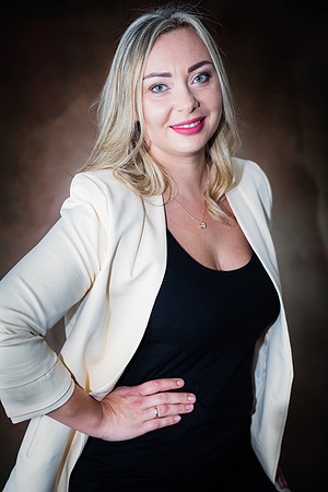 20220803-Headshot-Jane-3833