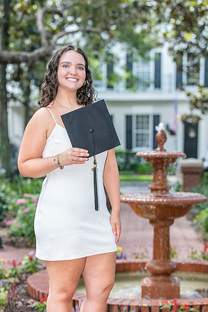 20250502-Lucinda-grad-session-9518