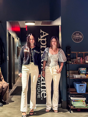 20241122-Runway-on-Tap-ApricotLane-Celebration-Brewing-4361-17-i