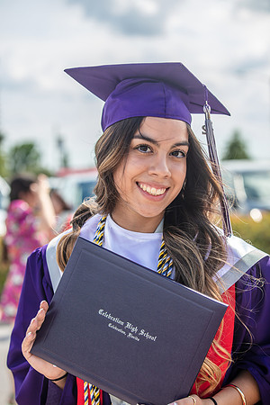 20220524-High-School-Graduation-Isabela-3434