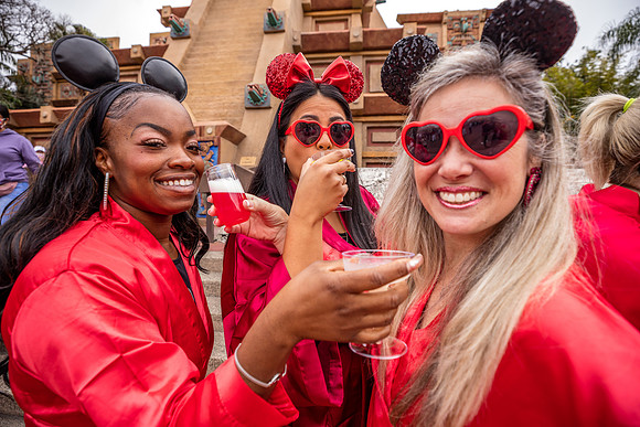Valentine-Session-Momsies-Disney-Epcot-2022-0907