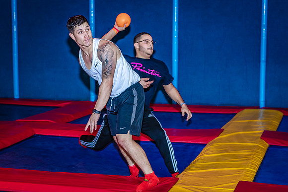 Planet-Obstacle-Adults-Night-0114