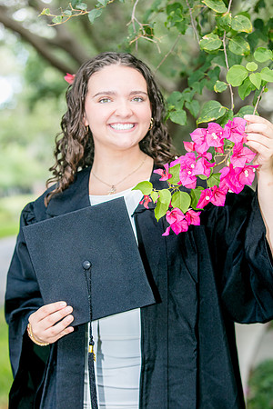 20250502-Lucinda-grad-session-9482