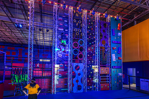 20241125-Planet-Obstacle-Davenport-4750