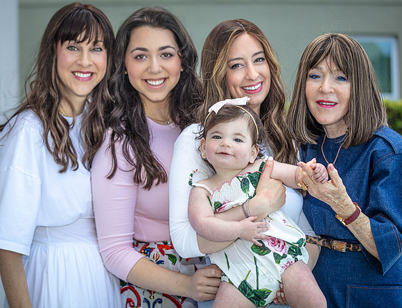 20230411-Tammy-Goldner-Family-Session-9172-