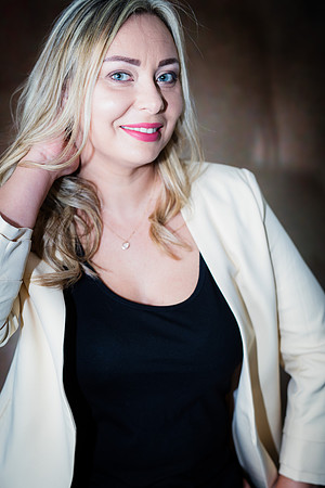 20220803-Headshot-Jane-3851