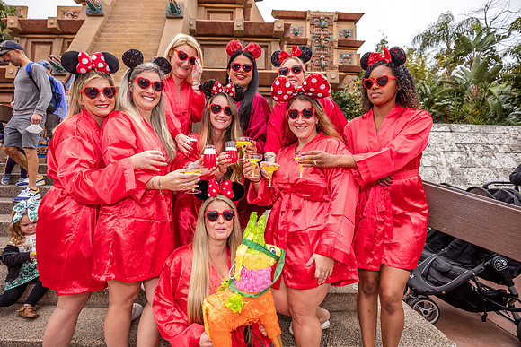 Valentine-Session-Momsies-Disney-Epcot-2022-0887