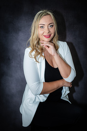 20220803-Headshot-Jane-3816
