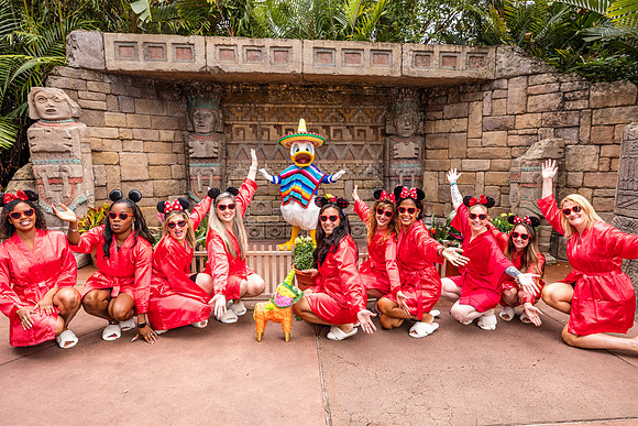 Valentine-Session-Momsies-Disney-Epcot-2022-0918