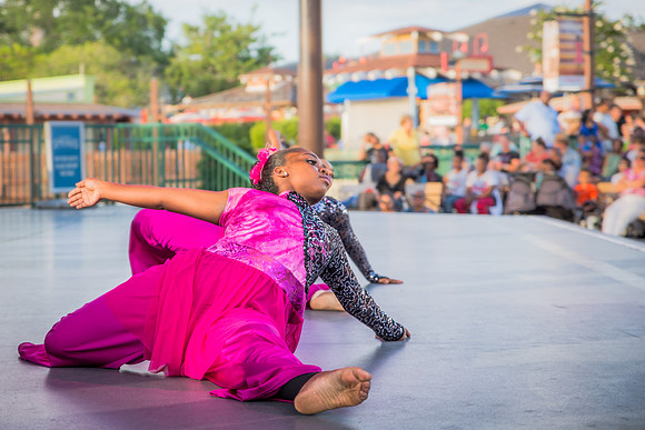 Disney-Springs-Dance-Show-1097.jpg