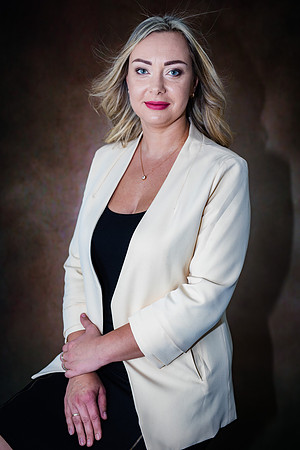 20220803-Headshot-Jane-3865