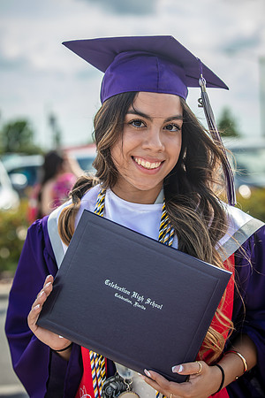 20220524-High-School-Graduation-Isabela-3435