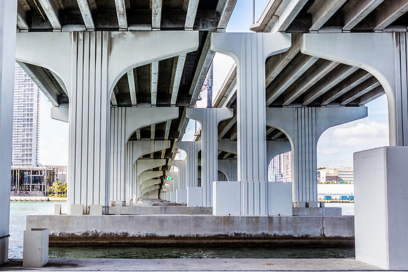 Miami-Millionaire-Row-Island-Queen-Cruise-3430bridge