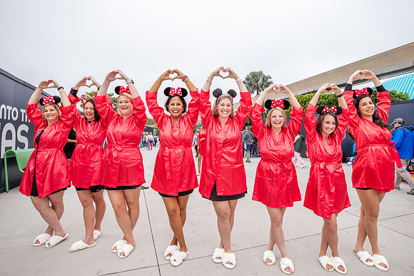 Valentine-Session-Momsies-Disney-Epcot-2022-0750