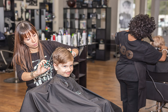 HairCut_Toni-Michaels-Salon-Joshua-6133