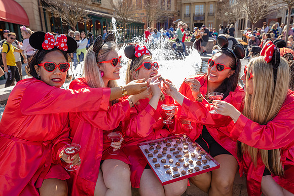 Valentine-Session-Momsies-Disney-Epcot-2022-0998