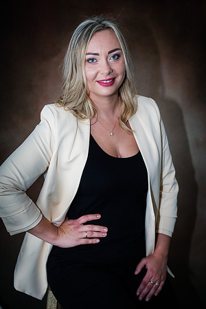 20220803-Headshot-Jane-3837