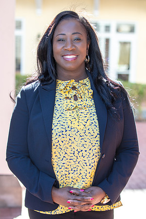 20250110-Angie-Borders-Headshot-8053