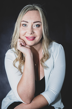 20220803-Headshot-Jane-3829