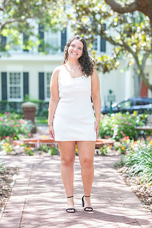 20250502-Lucinda-grad-session-9551