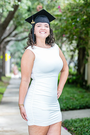 20250502-Lucinda-grad-session-9509