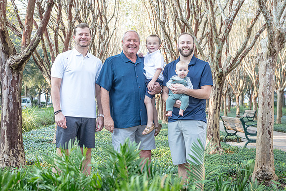20221211-Lori-Laake-Family-Session-7451