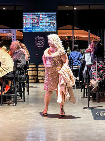 20241122-Runway-on-Tap-ApricotLane-Celebration-Brewing-4425-i
