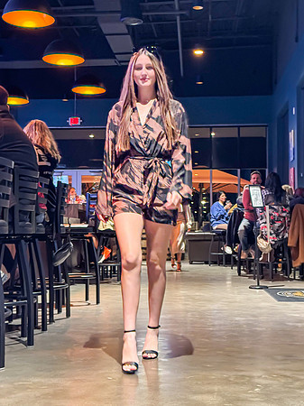 20241122-Runway-on-Tap-ApricotLane-Celebration-Brewing-4401-i-