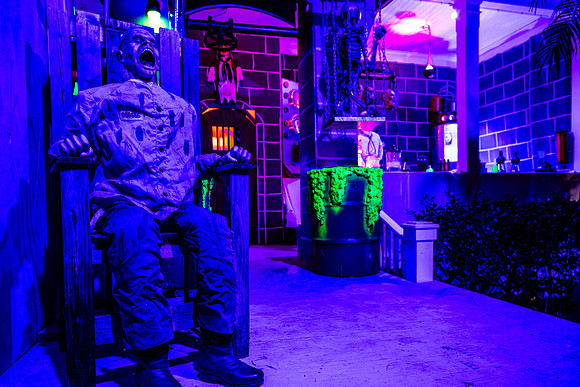 Halloween-Houses-Celebration-2024-2688