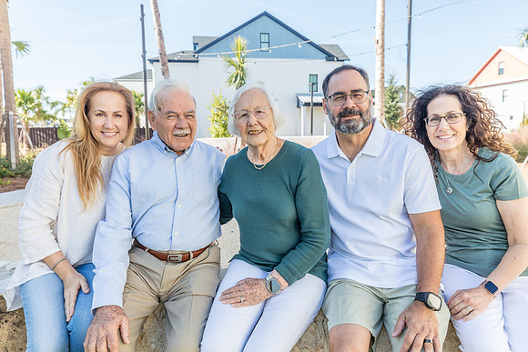 20241130-Elsbeth-Arce-Family-Session-Evermore-4969
